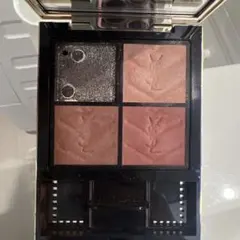イブサンローラン　YSL クチュール ミニ クラッチ アイシャドウ　200
