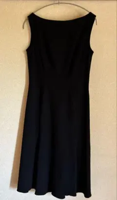 ANNA MOLIMARI COUTURE 黒 ノースリーブ ひざ丈ワンピースのサムネイル