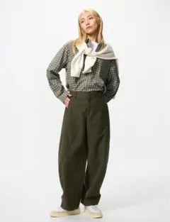 UNIQLO ジャージーバレルレッグパンツ　オリーブ