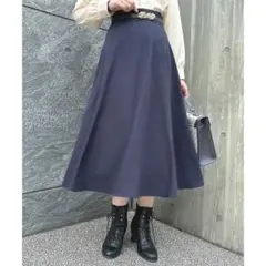 Fint ローズ金具ベルト付きフレアースカート ネイビー Fのサムネイル