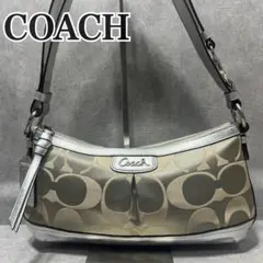 美品 COACH シグネチャー アクセサリーポーチ ワンショルダー チャーム