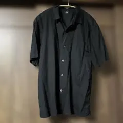 黒シャツ　半袖