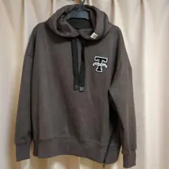 新品未使用　チャコール フード付きパーカー