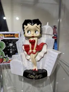 betty boopベティちゃんの特大ウエイトレスのフィギュア❤️ - メルカリ