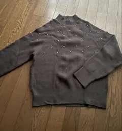 グレー パール装飾 ハイネックニット Te chichi