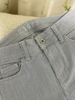 新品未使用　ZARA ジーンズ