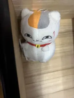 夏目友人帳』のキャラクター「ニャンコ先生」のぬいぐるみ