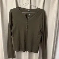 UNIQLO リブヘンリーネックT 長袖 オリーブ