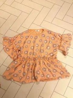 ペアマノン　花柄フリル袖Tシャツ 130cm