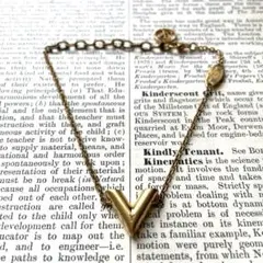 希少 ルイヴィトン オールド エセンシャルV ロゴ ブレスレット ゴールド