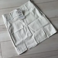 Bershka フェイクレザー タイトスカート ホワイト XSのサムネイル