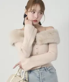 ビジューフェイクファーニット アイボリー ナイスクラップ