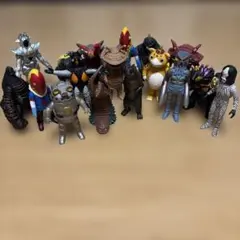 お買い得】ウルトラ怪獣名鑑 「ウルトラマン」から26個まとめ売り