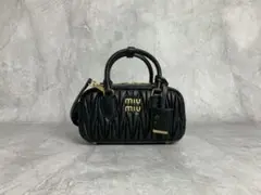 miu miu ギャザー加工 ハンドバッグ 黒