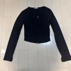 ブラックジッパー付き長袖トップス