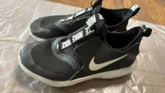 Nike キッズシューズ ブラック スリッポン　20cm