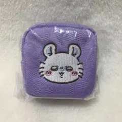 ちいかわ　カラビナつき刺繍スクエアミニポーチ モモンガ