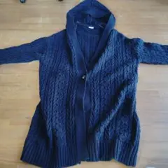 GU フード付き ケーブルニットカーディガン