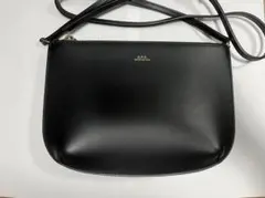 美品】A.P.C. レザー コートニー ショルダーバッグ 巾着バッグ - メルカリ