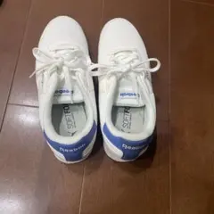 スニーカー　白と青　reebok
