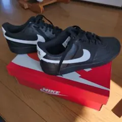 NIKE スニーカー ブラック/ホワイト US 9.5