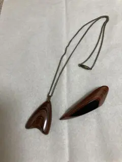 ビンテージ　木製ペンダント　ブローチセット