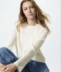 ユニクロ　ミニケーブルクルーネックセーター