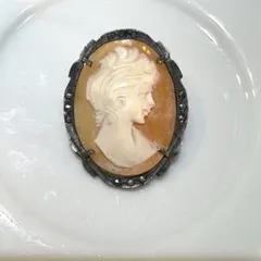 シェルカメオ、マーカサイト ペンダントトップブローチ兼用