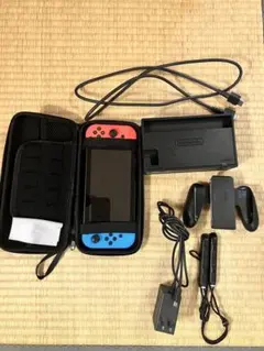 ハル様　ケース付き！Nintendo Switch ネオンブルー/ネオンレッド