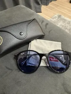 Ray-Ban サングラス RB4334D ブラック ブルーレンズ　ケース付き