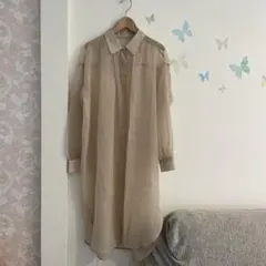 16【M】GUシアーシャツ　ロング丈　ブラウス　長袖　ベージュ　ゆったり　羽織り