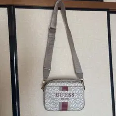 GUESS ショルダーバッグ グレーのサムネイル