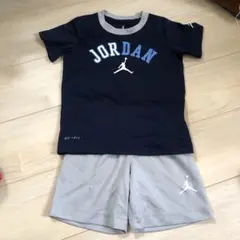 Jordan DRI-FIT Tシャツとショートパンツセット 4T