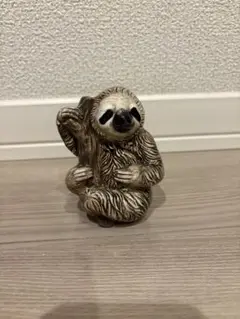 ナマケモノ　陶器置物