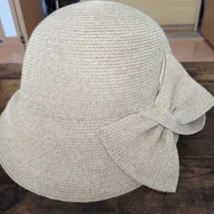 リボン付きベージュストローハット
