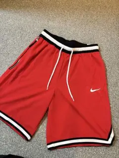 新品　ナイキNIKE DRI-FIT バスパン　ハーフパンツ　赤M