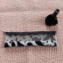 パンダ模様のスリムペンケース