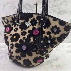Think Bee！シンクビー 花柄刺繍×本革 レザー チャーム付きトートバッグ