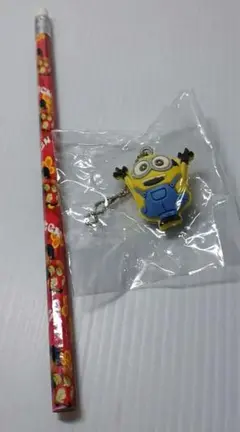 ディズニー　リロアンドステッチ鉛筆　ミニオンズ　キーホルダーのセット