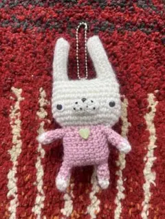 ザ ハンドメイド　うさぎのあみぐるみ ハート付き