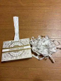 ディオール 2024クリスマスホリデー ショッパー 緩衝材材付き