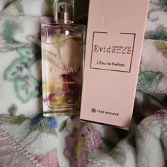 Yves Rocher Comme une Evidence 香水のサムネイル