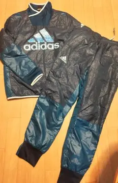 adidas ピステ・ウィンドブレーカー 上下セット