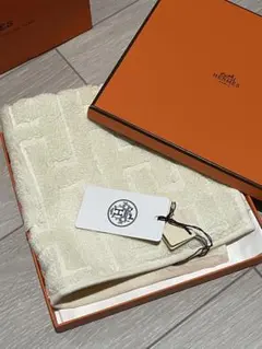 HERMES エルメス タオルハンカチ H柄 グレー ホワイト コットン - メルカリ