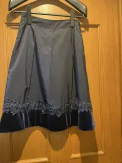 美品ギャラリービスコンティ　ネイビー　スカート　2