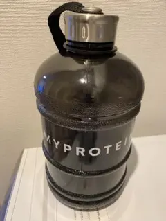 MYPROTEIN 1.89Lマイプロテイン ハーフガロン ウォーターボトル