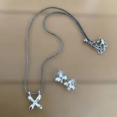 MONET　シルバー　 クロス型ネックレス、ピアスセットのサムネイル