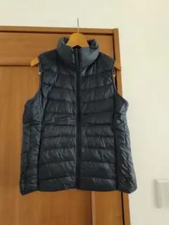 【UNIQLO】ウルトラライトダウンベスト　ネイビー②　Ｌ