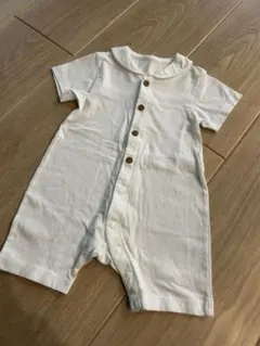 UNIQLO ホワイト ボタン付きロンパース