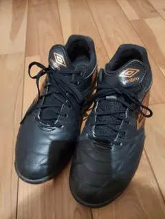 【中古品】　umbro　メンズサッカートレーニングシューズ 24.5cm